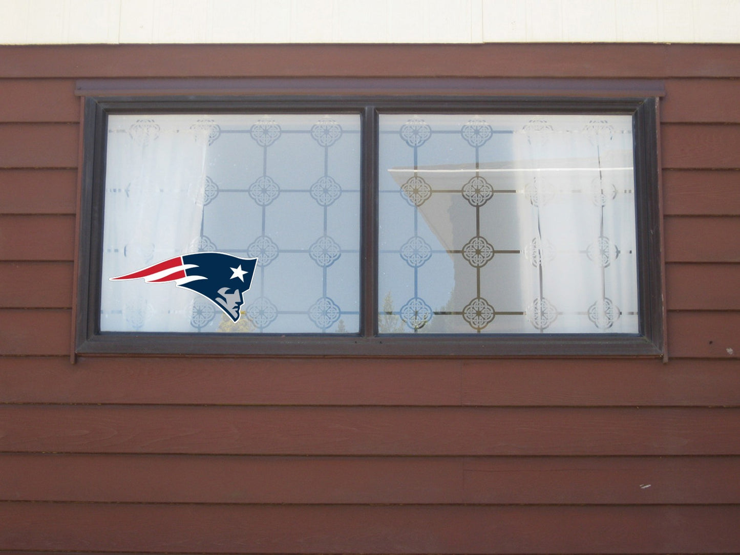 New England Patriots Logo - Die Cut Laminated Vinyl Sticker Decal NFL car window