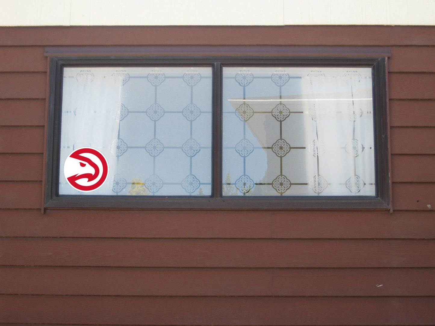 Atlanta Hawks Logo Die Cut Laminated Vinyl Sticker Decal NBA car window