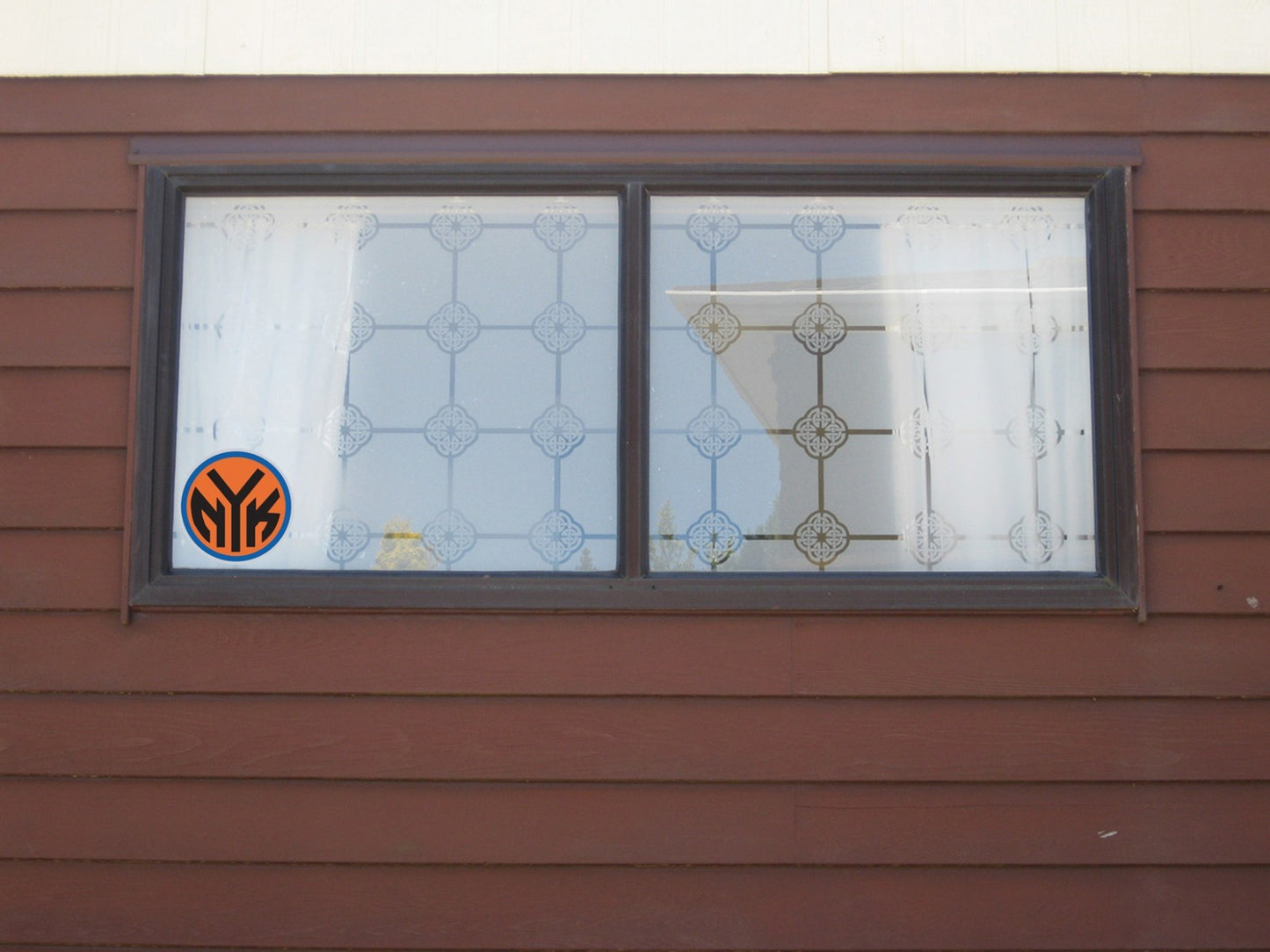 New York Knicks Logo -Die Cut Laminated Vinyl Sticker Decal NBA car window
