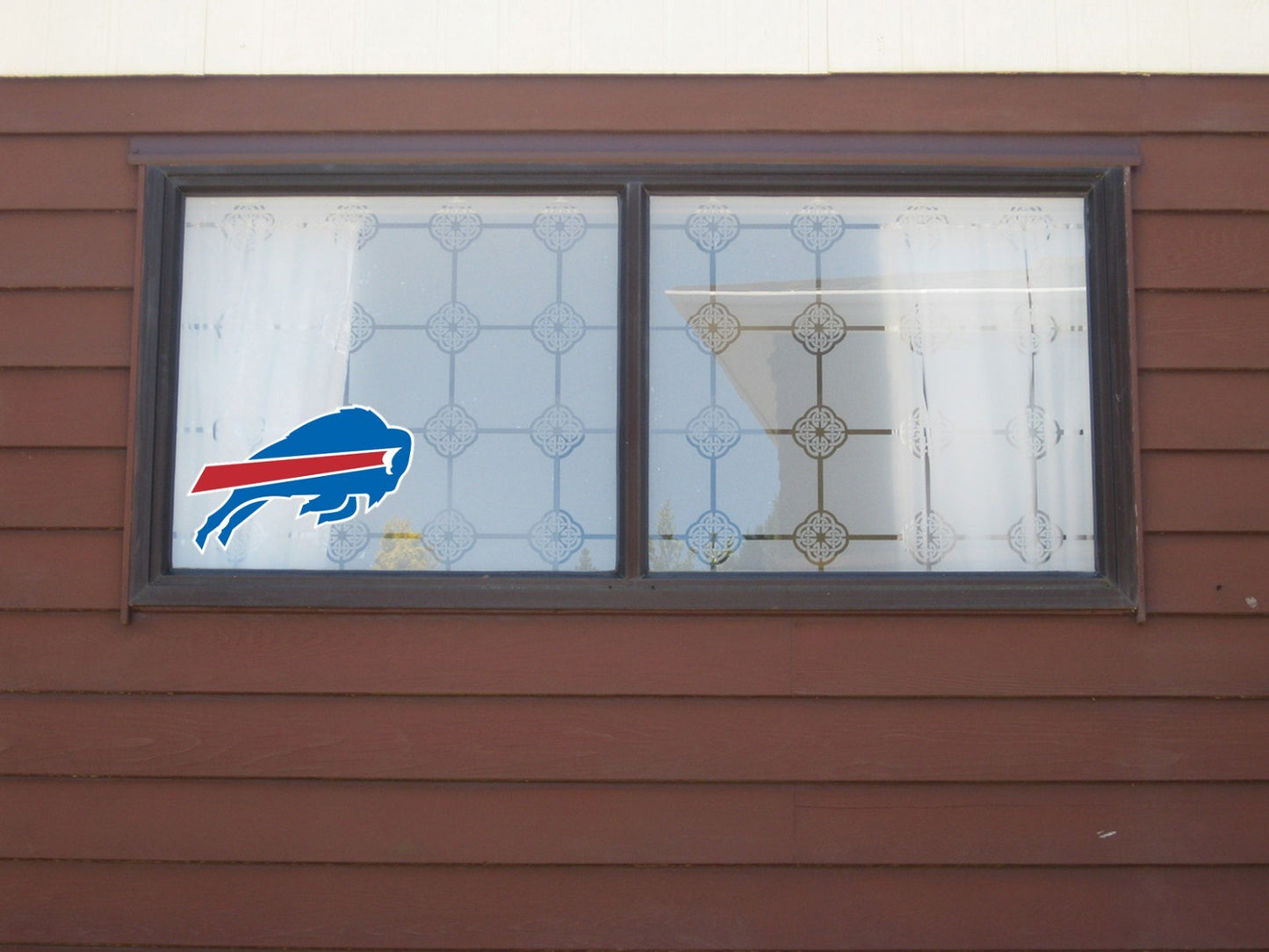 Buffalo Bills Logo - Die Cut Laminated Vinyl Sticker Decal - NFL car window