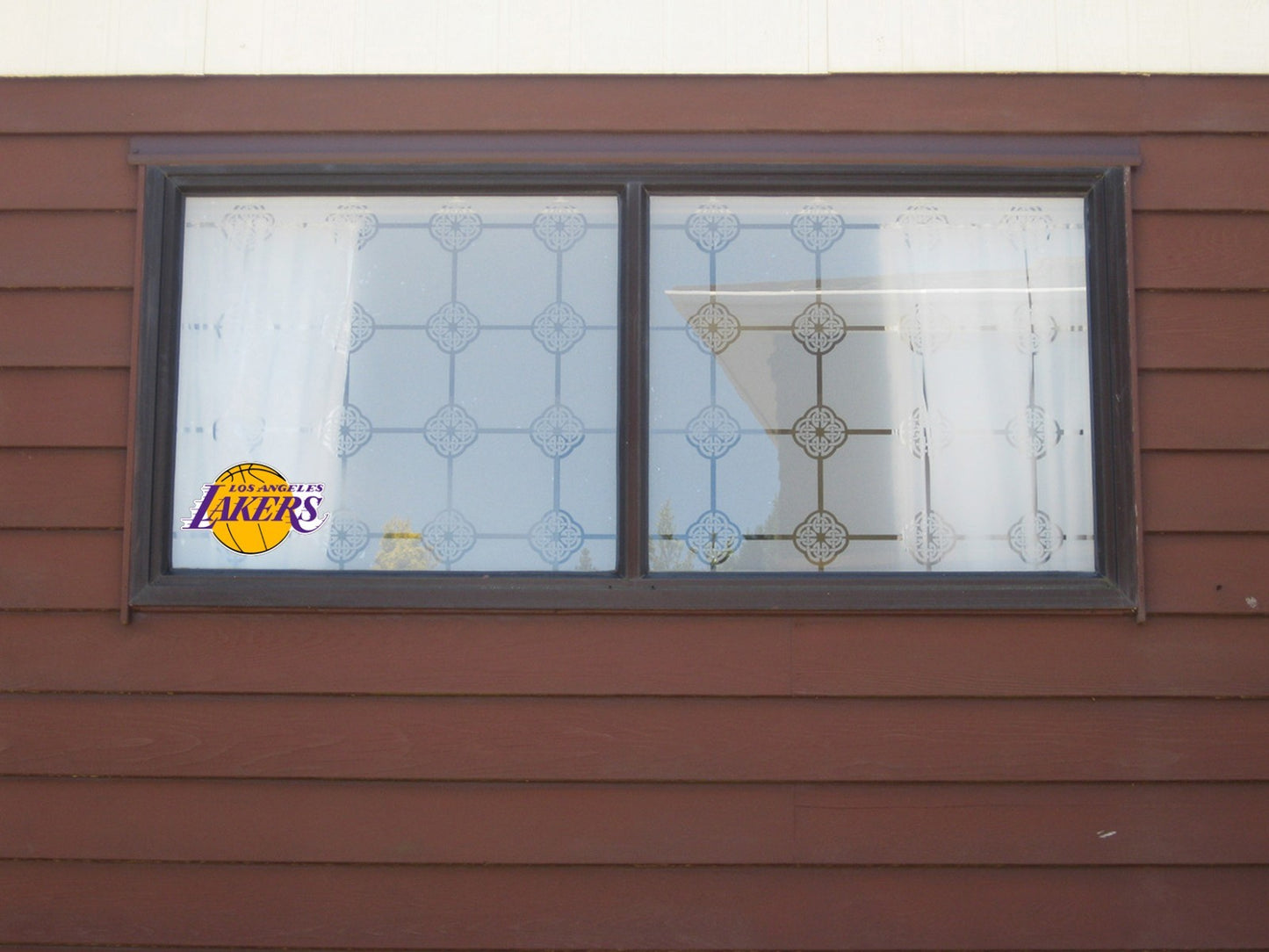 Los Angeles Lakers LA Logo -Die Cut Laminated Vinyl Sticker Decal NBA car window