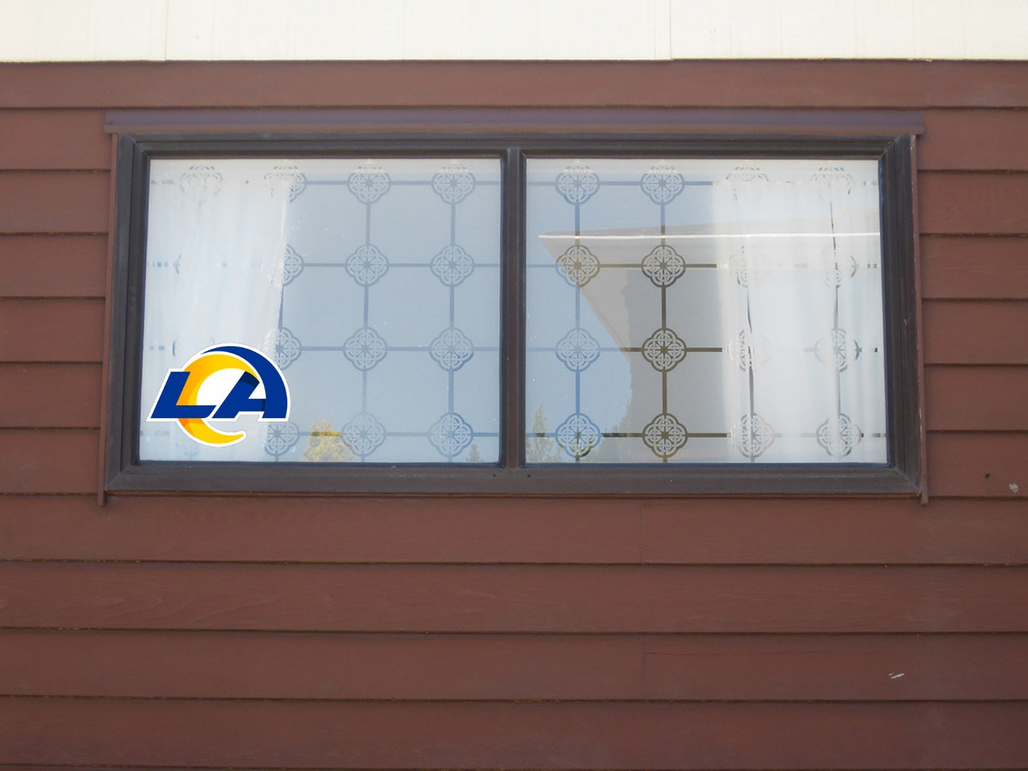 Los Angeles LA Rams Logo - Die Cut Laminated Vinyl Sticker Decal NFL car window