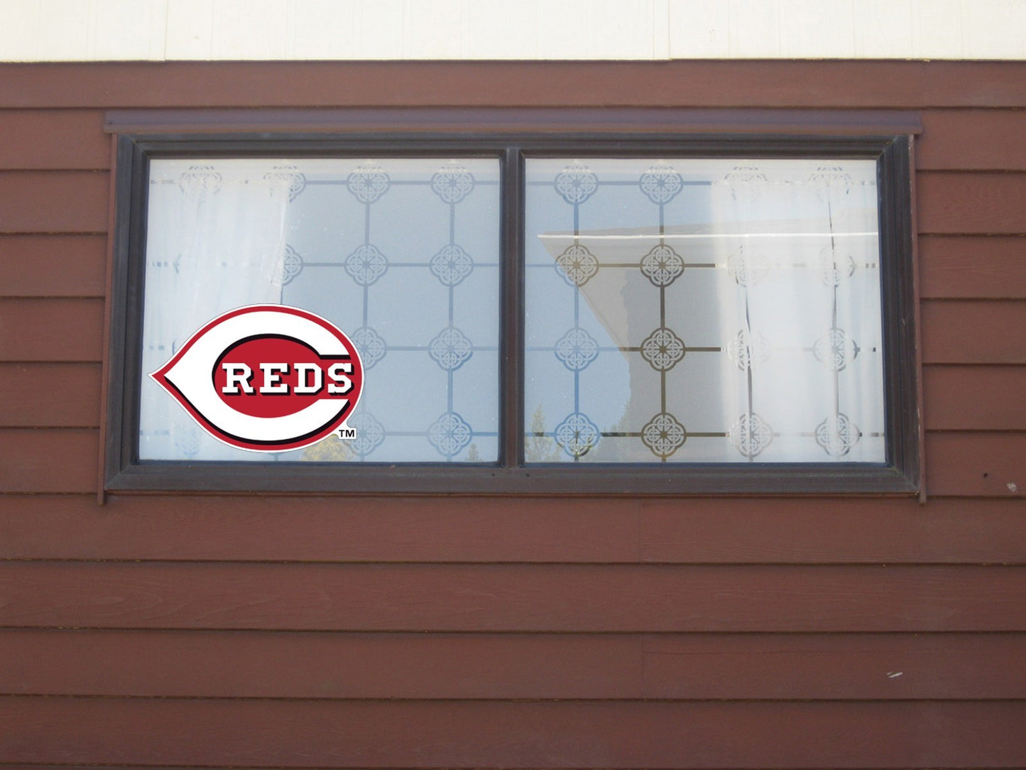 Cincinnati Reds Emblem Logo Baseball Sticker Waterproof Vinyl Decal Car