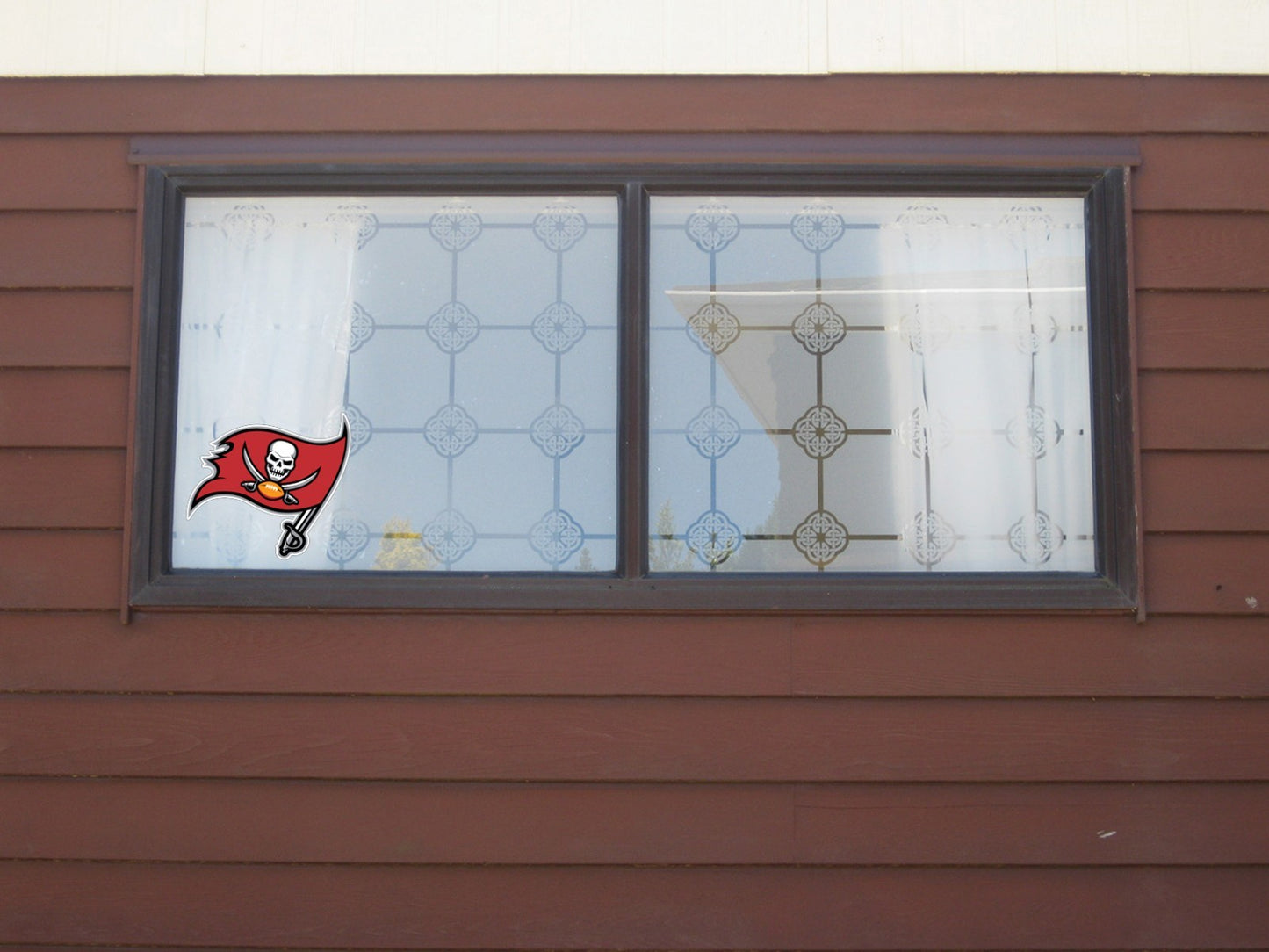 Tampa Bay Buccaneers Logo - Die Cut Laminated Vinyl Sticker Decal NFL car window